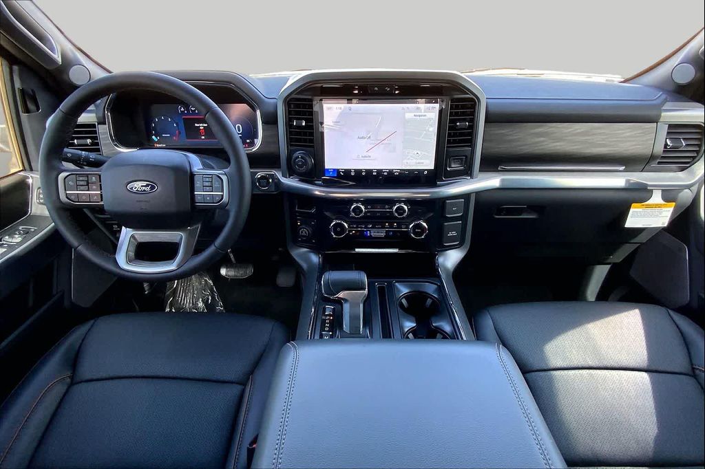 2026 FORD F-150 LARIAT — фото 5