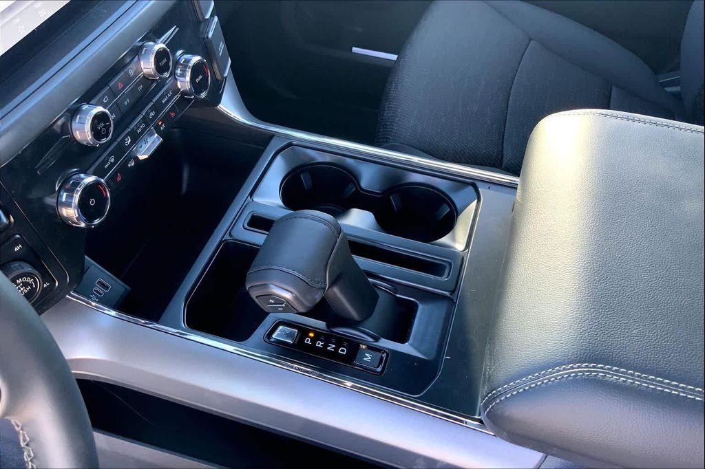 2026 FORD F-150 XLT — фото 7