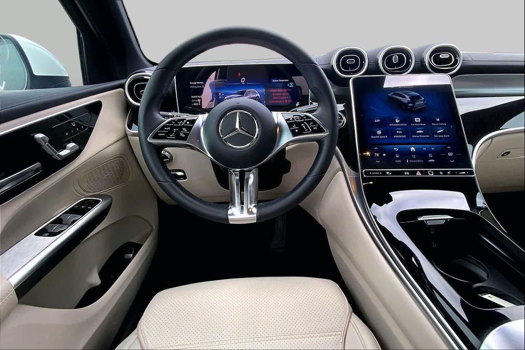 صورة 6 لـ 2025 Mercedes-BENZ GLC