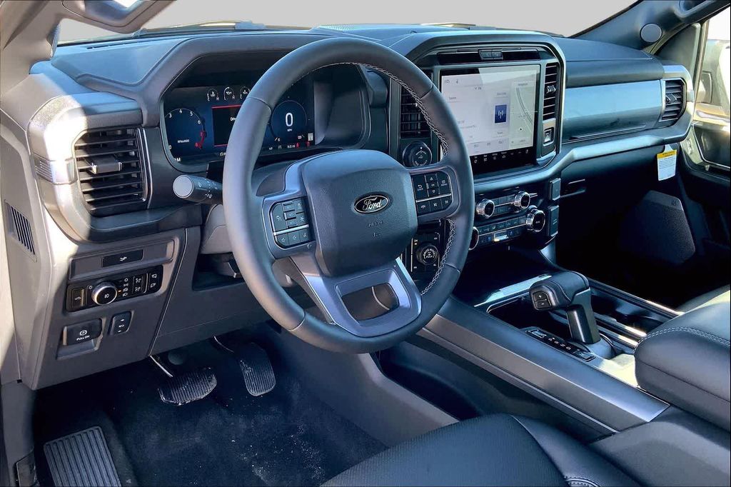 2026 FORD F-150 LARIAT photo 8