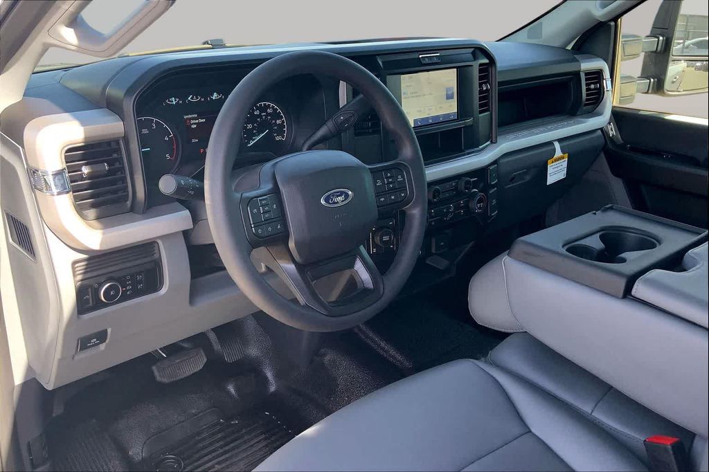 صورة 8 لـ 2026 FORD F-350 XL