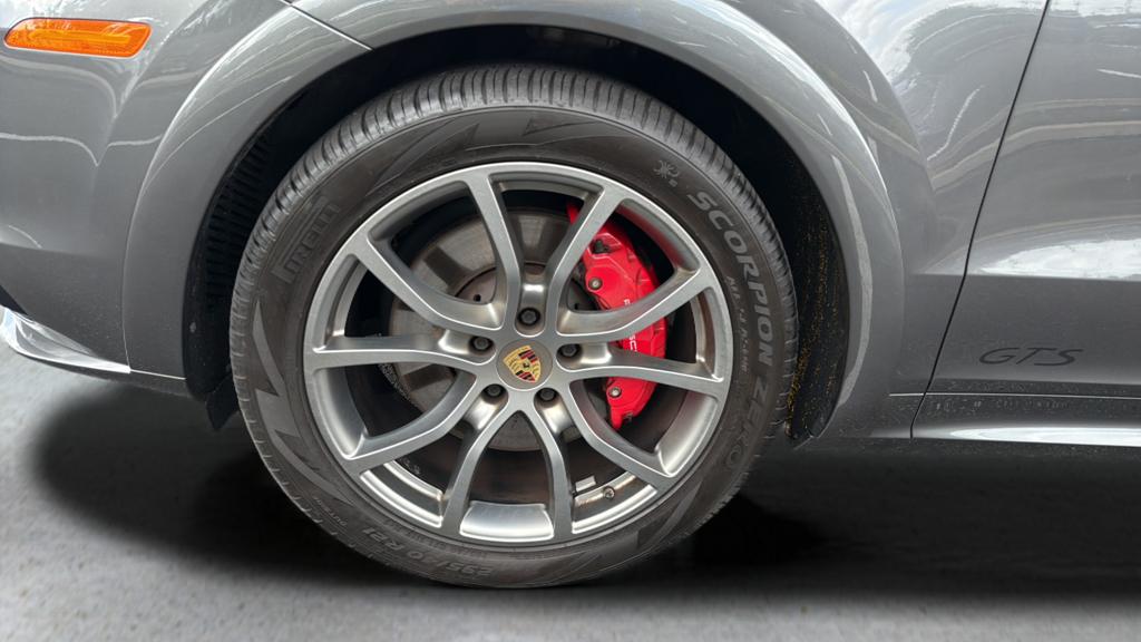 2021 Porsche CAYENNE GTS 照片 16