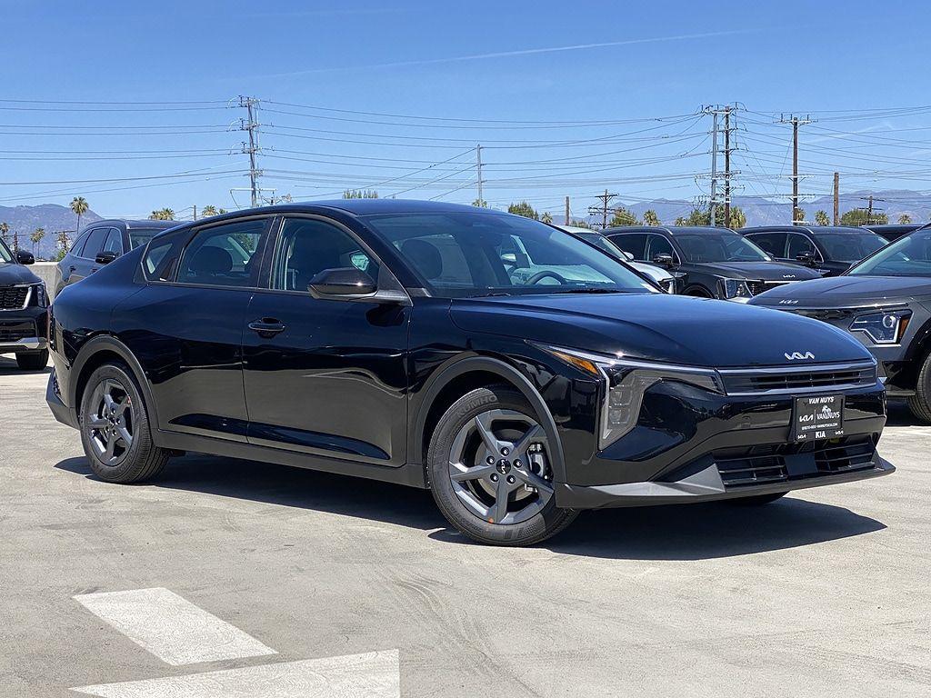 New 2026 Kia K4 LXS