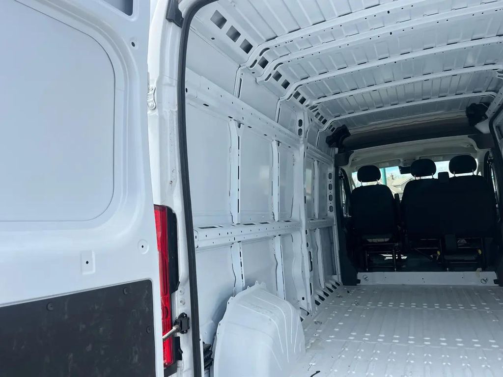 2024 RAM PROMASTER 2500 TRADESMAN thumbnail 19