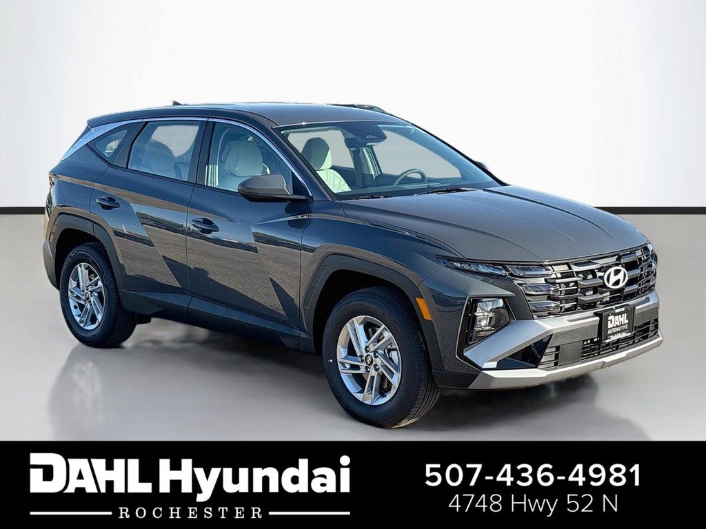 New 2026 Hyundai TUCSON SE