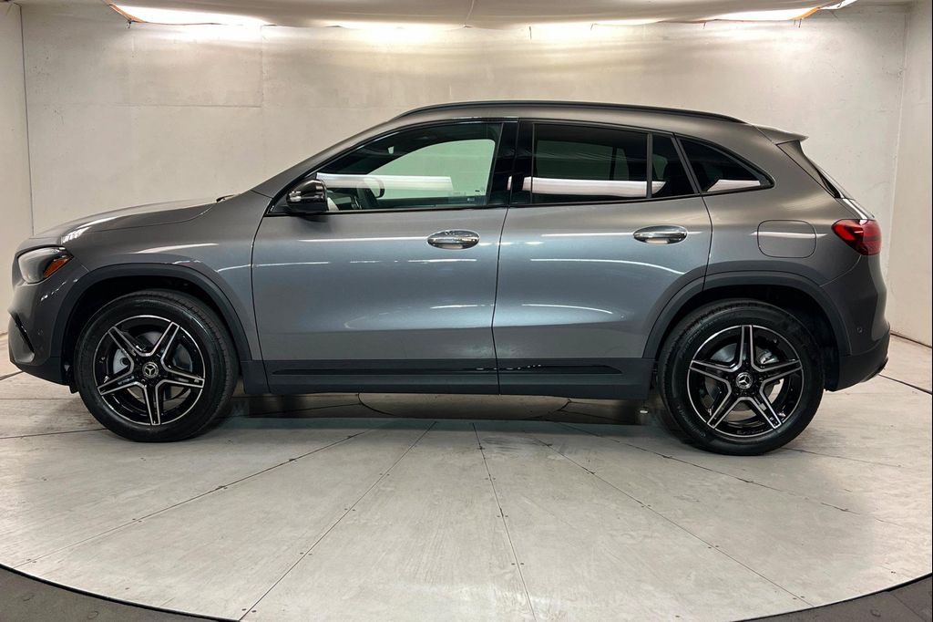 2026 Mercedes-BENZ GLA 照片 2