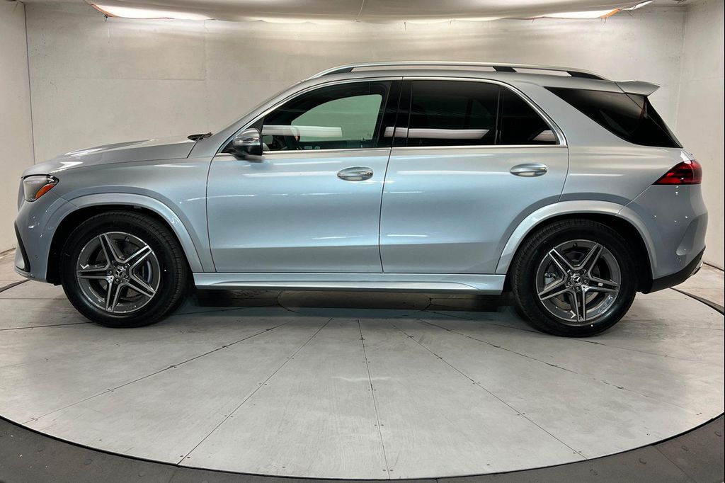 2026 Mercedes-BENZ GLE — фото 2