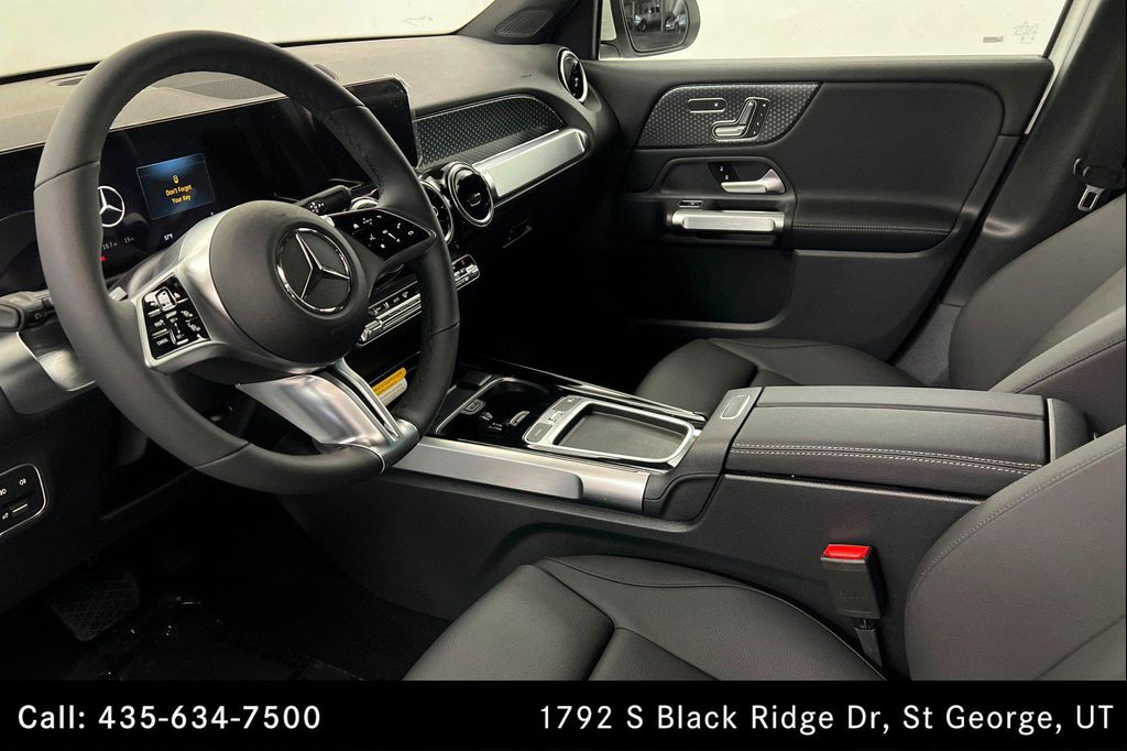 2026 Mercedes-BENZ GLB — миниатюра 15