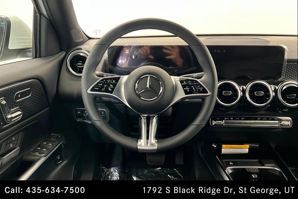 2026 Mercedes-BENZ GLB — миниатюра 12