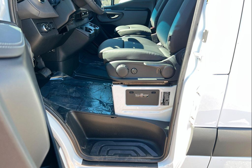 صورة مصغرة 13 لـ 2026 Mercedes-BENZ OTHERS