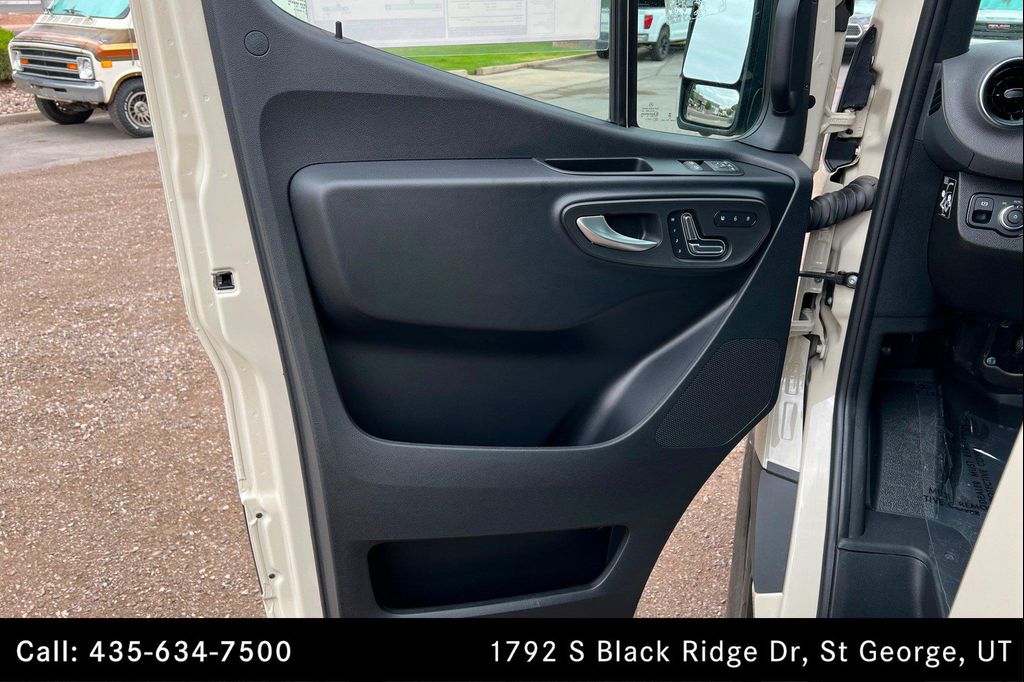 صورة مصغرة 14 لـ 2025 Mercedes-BENZ OTHERS