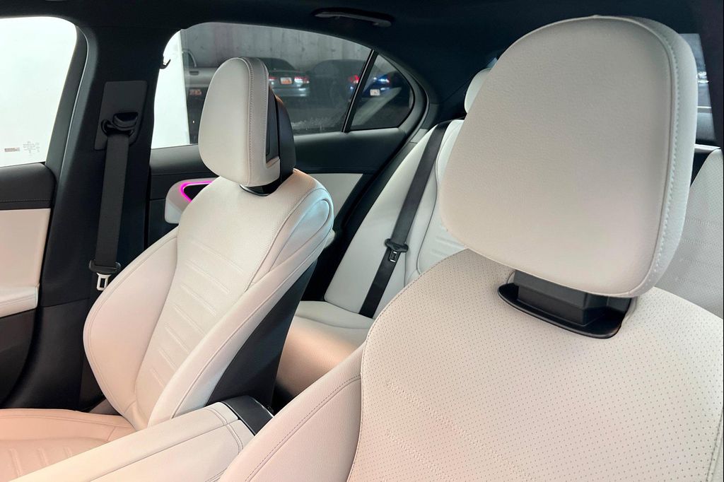 2026 Mercedes-BENZ C-CLASS 缩略图 17