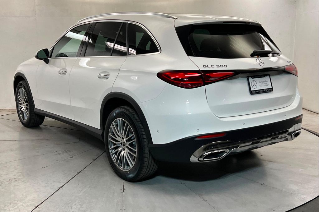 2026 Mercedes-BENZ GLC — фото 3