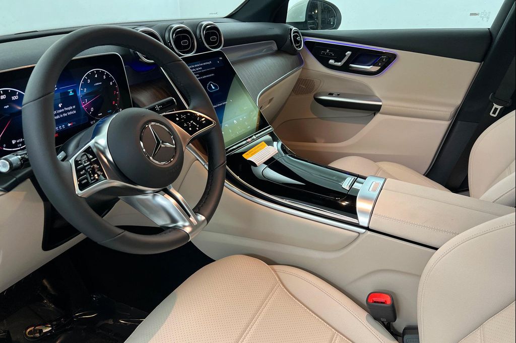2026 Mercedes-BENZ GLC — миниатюра 16