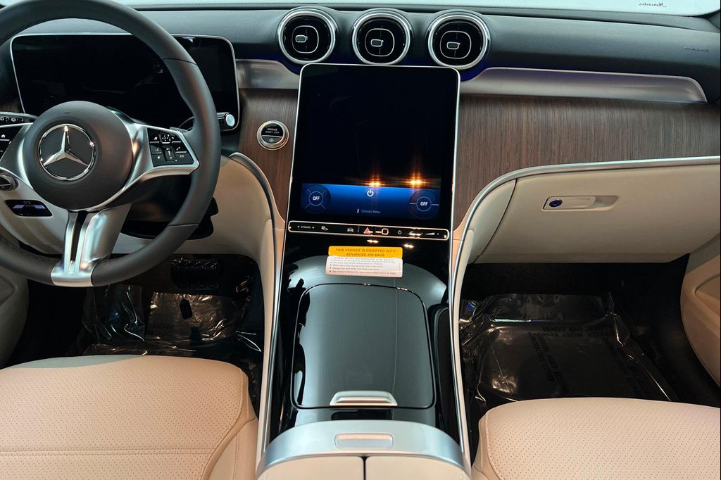 2026 Mercedes-BENZ GLC — миниатюра 13