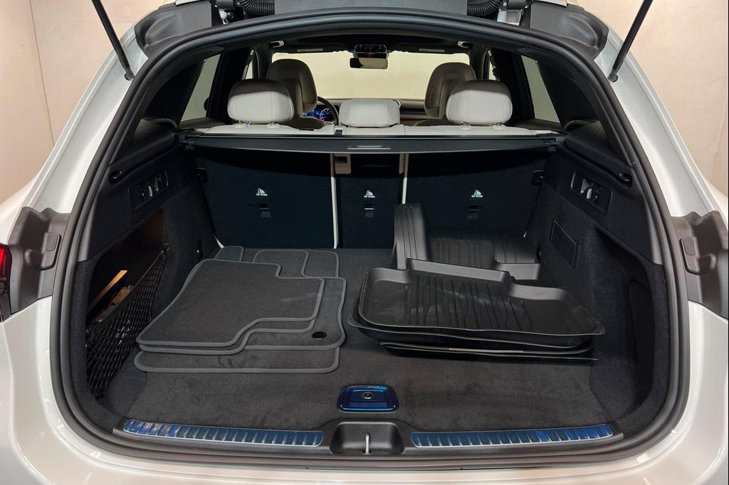 2026 Mercedes-BENZ GLC — миниатюра 23