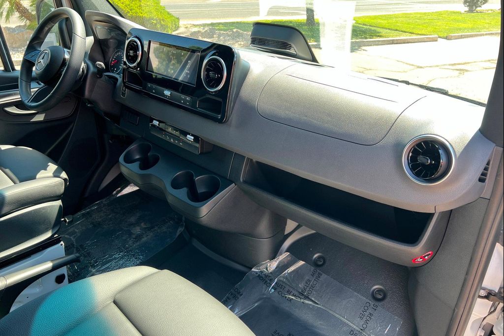 2025 Mercedes-BENZ OTHERS — миниатюра 23