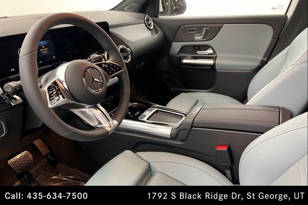 2026 Mercedes-BENZ GLA — миниатюра 15