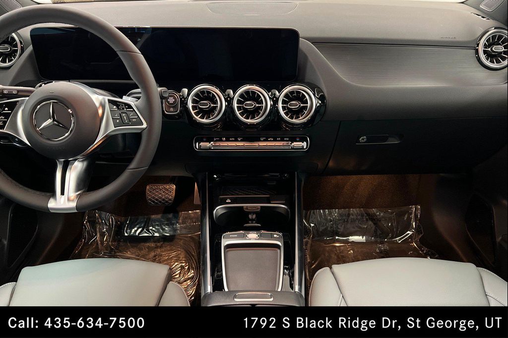 2026 Mercedes-BENZ GLA — миниатюра 13