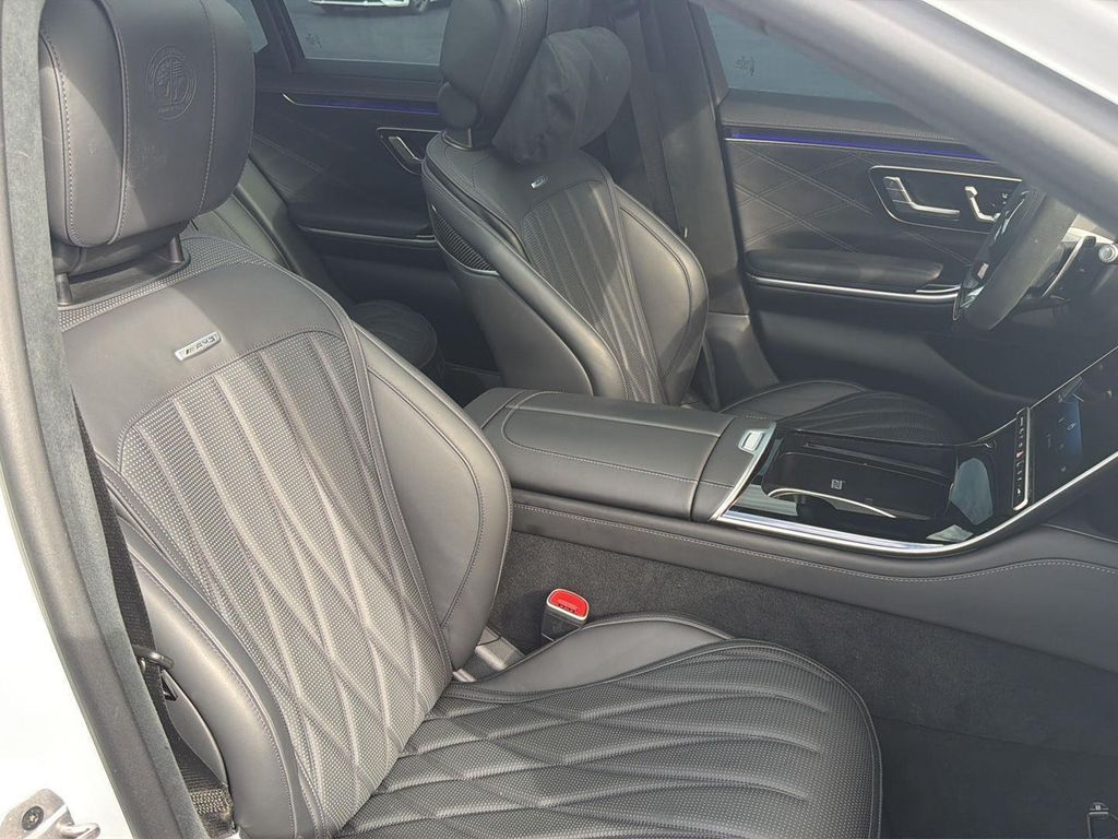 صورة مصغرة 34 لـ 2024 Mercedes-BENZ AMG S 63 E 4MATIC