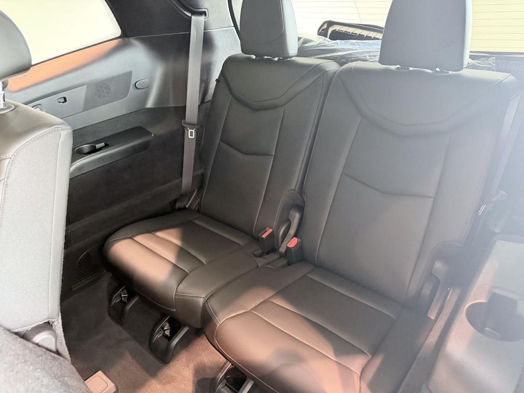 2024 Cadillac XT6 LUXURY AWD thumbnail 36