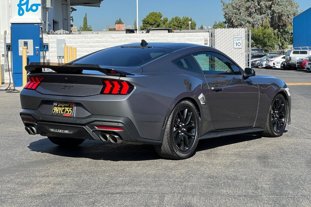 صورة 4 لـ 2024 FORD MUSTANG GT