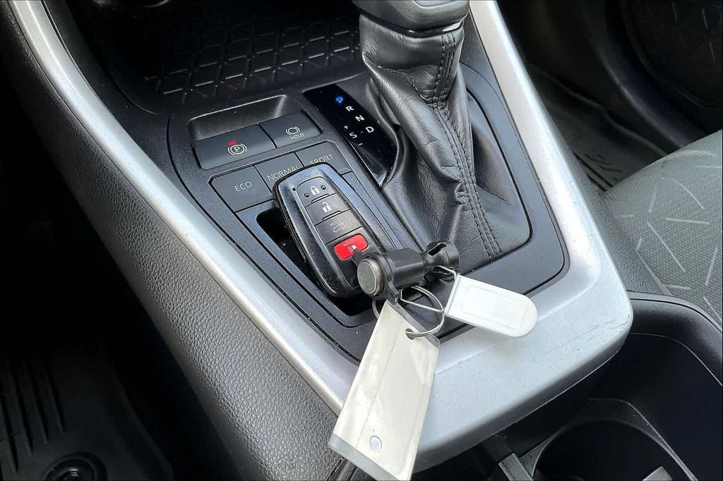 2024 Toyota RAV4 XLE 缩略图 15