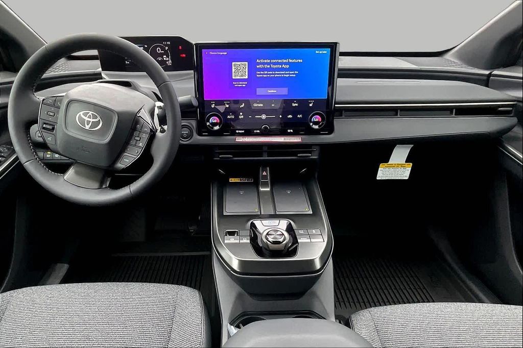 2026 Toyota BZ XLE PLUS — фото 5