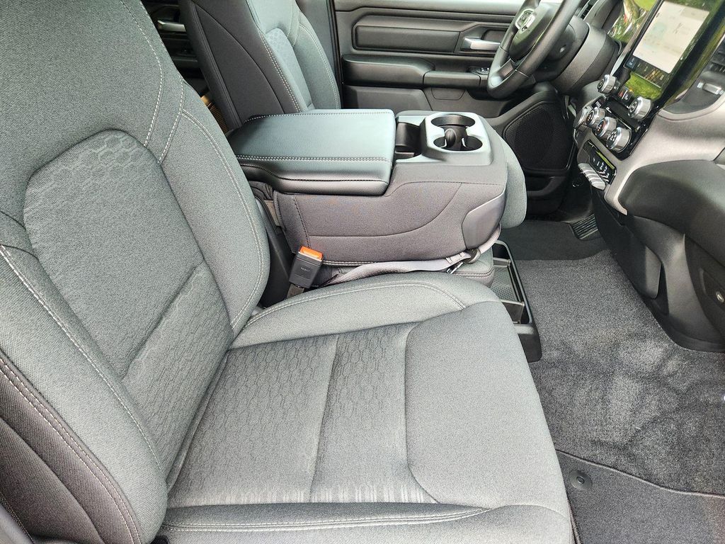 صورة مصغرة 14 لـ 2026 RAM 1500 EXPRESS