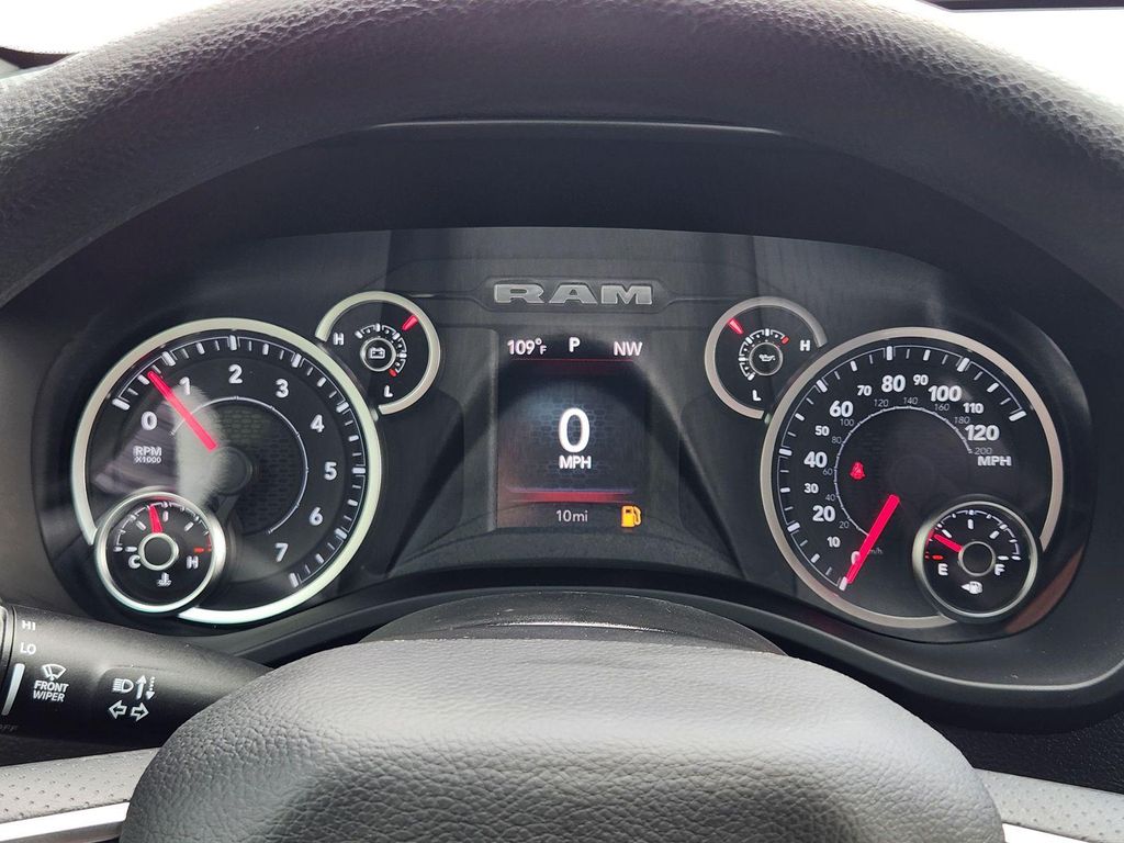صورة مصغرة 15 لـ 2026 RAM 1500 EXPRESS