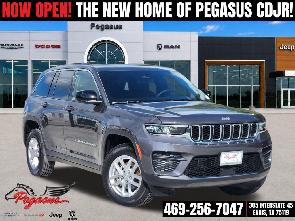 New 2026 Jeep Grand Cherokee Laredo