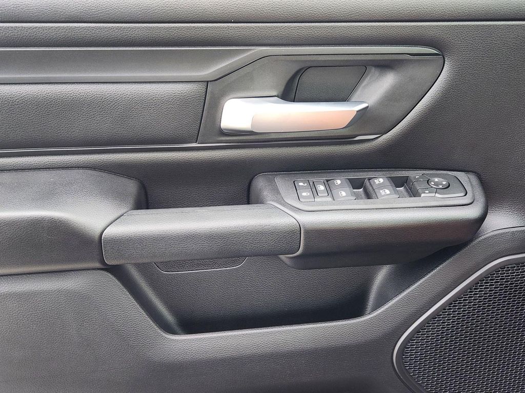 2026 RAM 1500 EXPRESS 缩略图 21