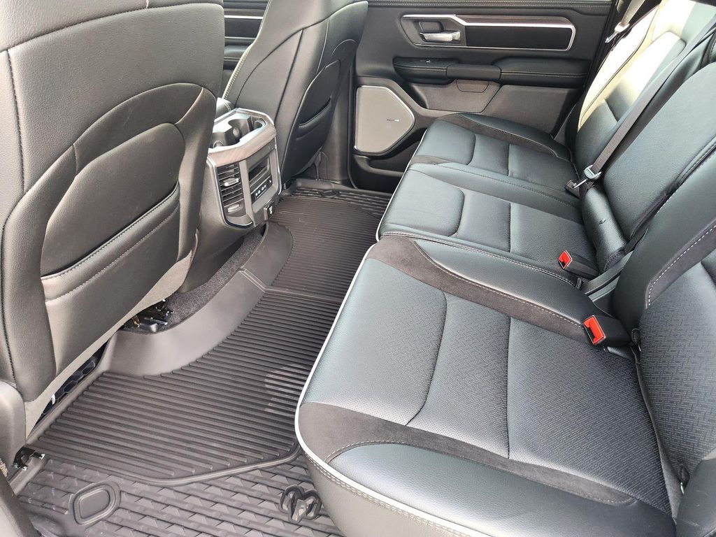 صورة مصغرة 25 لـ 2026 RAM 1500 LARAMIE