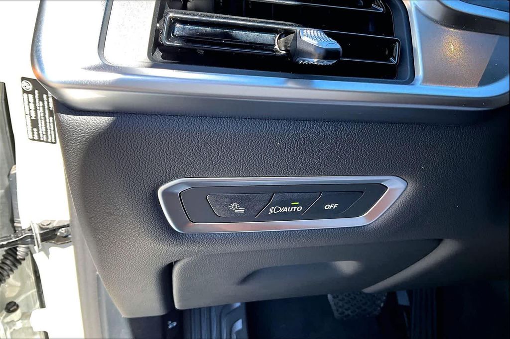 صورة مصغرة 18 لـ 2027 BMW X7 XDRIVE40I