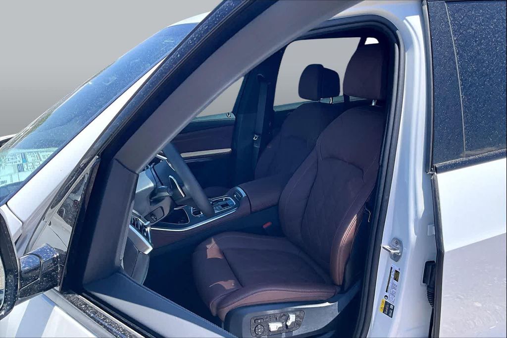 صورة 9 لـ 2026 BMW X5 PHEV XDRIVE50E