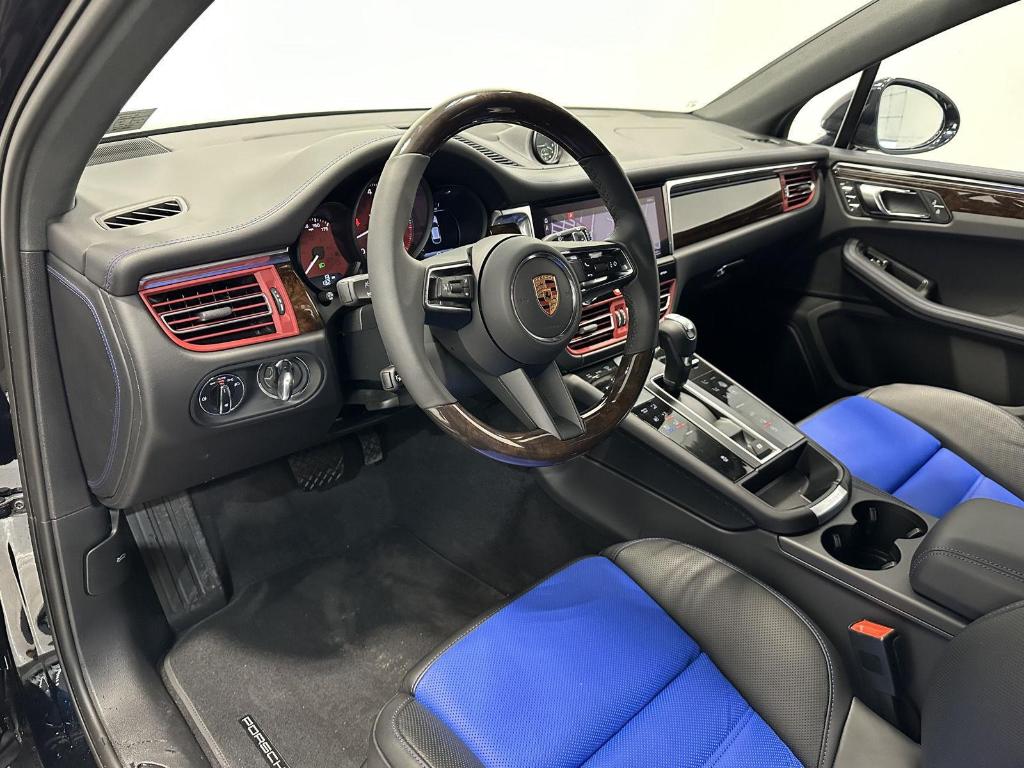صورة 4 لـ 2026 Porsche MACAN T