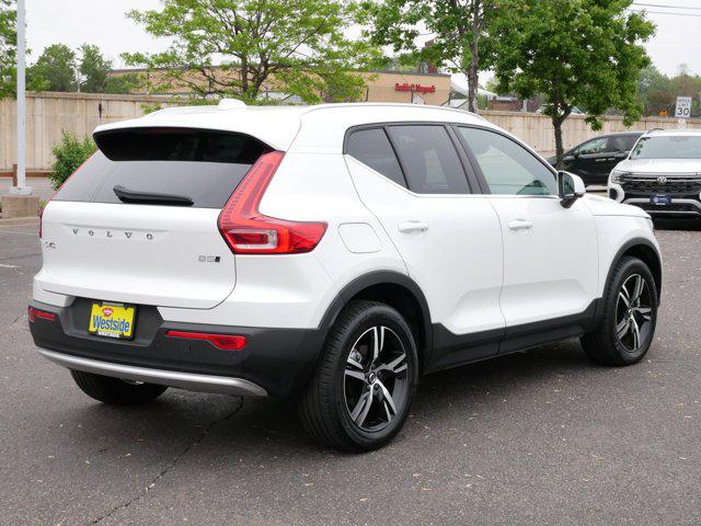 2025 VOLVO XC40 B5 CORE BRIGHT THEME photo 7