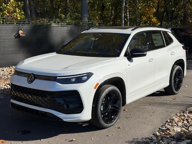 New 2026 Volkswagen Tiguan 2.0T SE R-Line Black