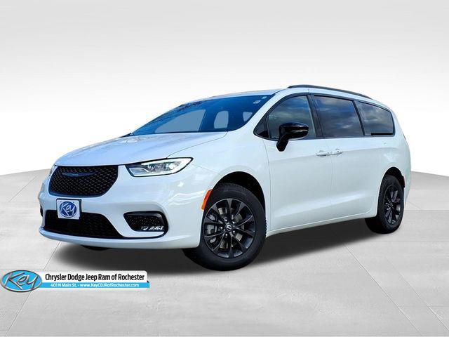 New 2026 Chrysler Pacifica L