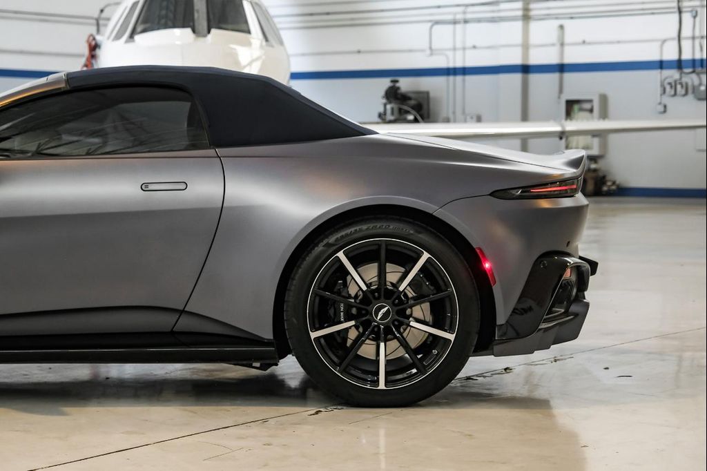 صورة مصغرة 20 لـ 2023 Aston Martin VANTAGE ROADSTER