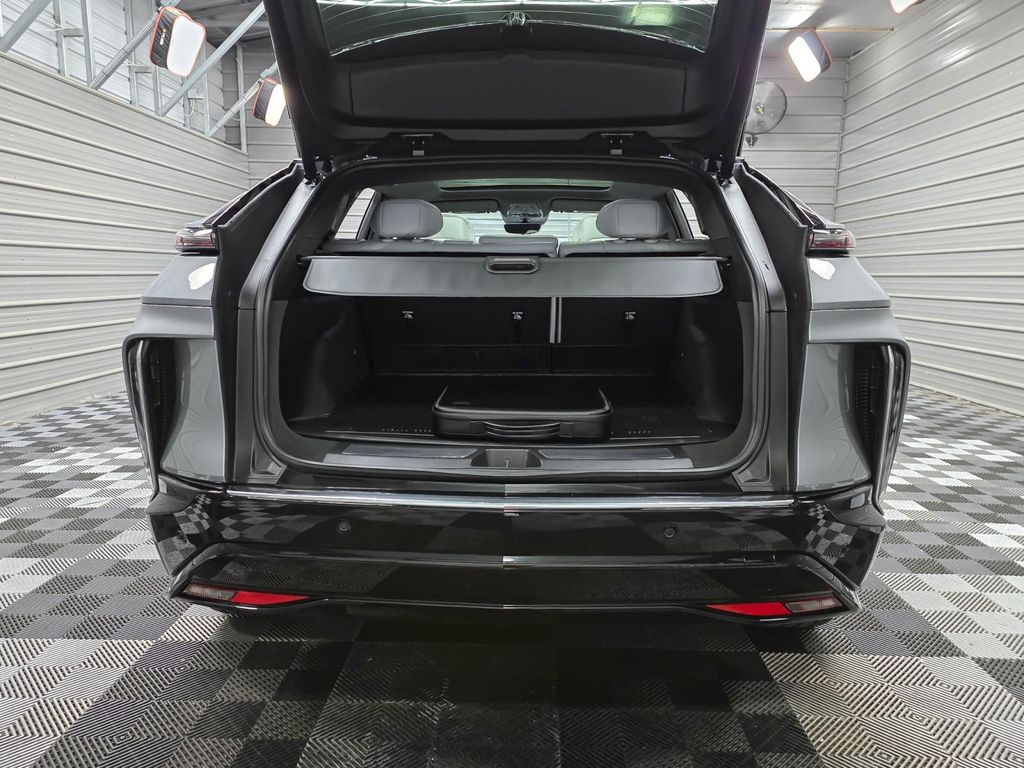 2024 Cadillac LYRIQ V — миниатюра 44