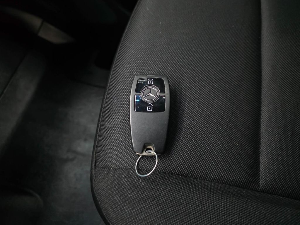 2022 Mercedes-BENZ OTHERS — миниатюра 32