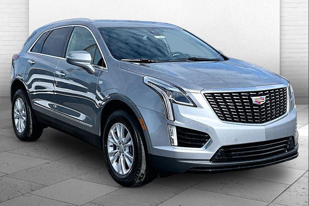 New 2026 Cadillac XT5 Luxury