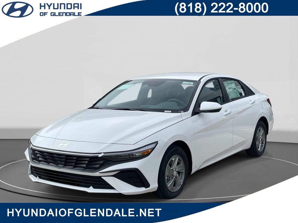 New 2026 Hyundai ELANTRA SE