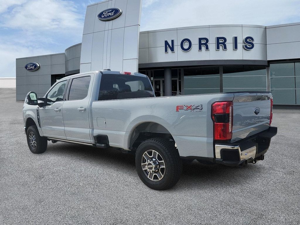 2026 FORD F-250 LARIAT — фото 3