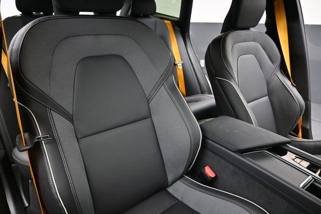 صورة 14 لـ 2026 Volvo XC60 PLUG-IN HYBRID T8 POLESTAR ENGINEERED