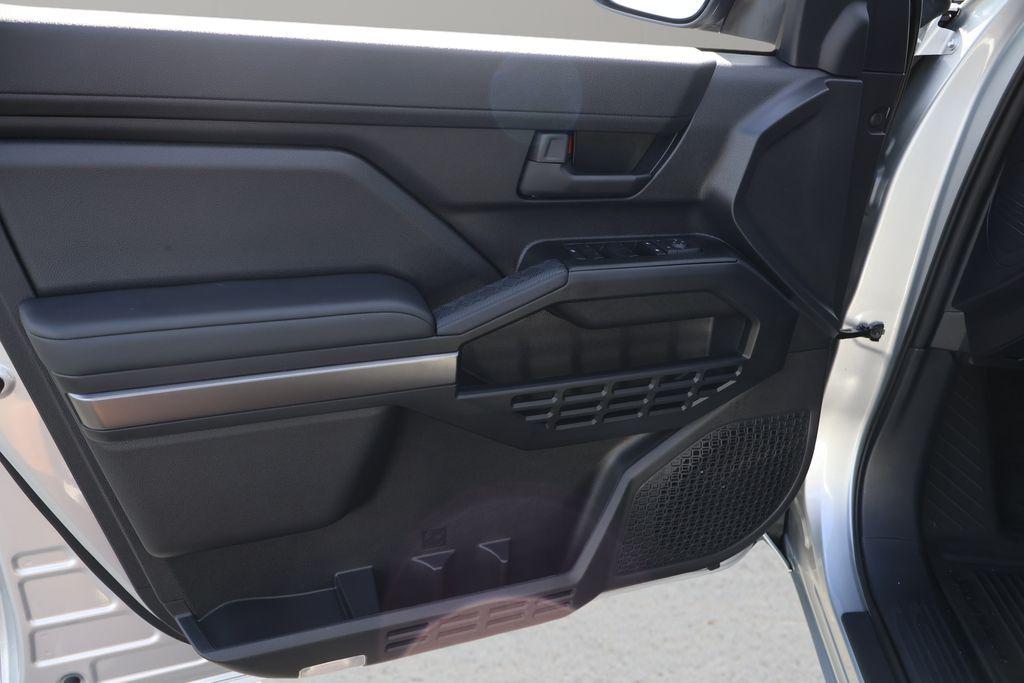 2025 Toyota 4RUNNER SR5 缩略图 11
