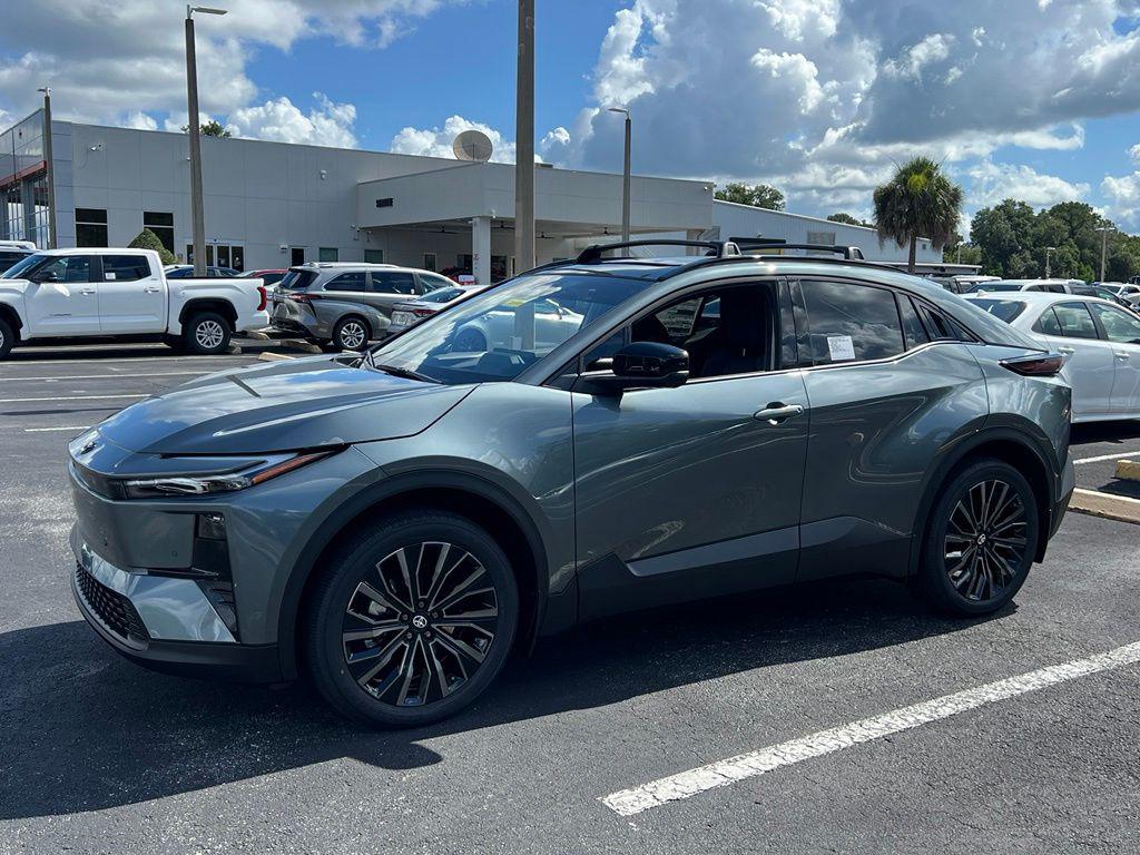 New 2026 Toyota C-HR XSE