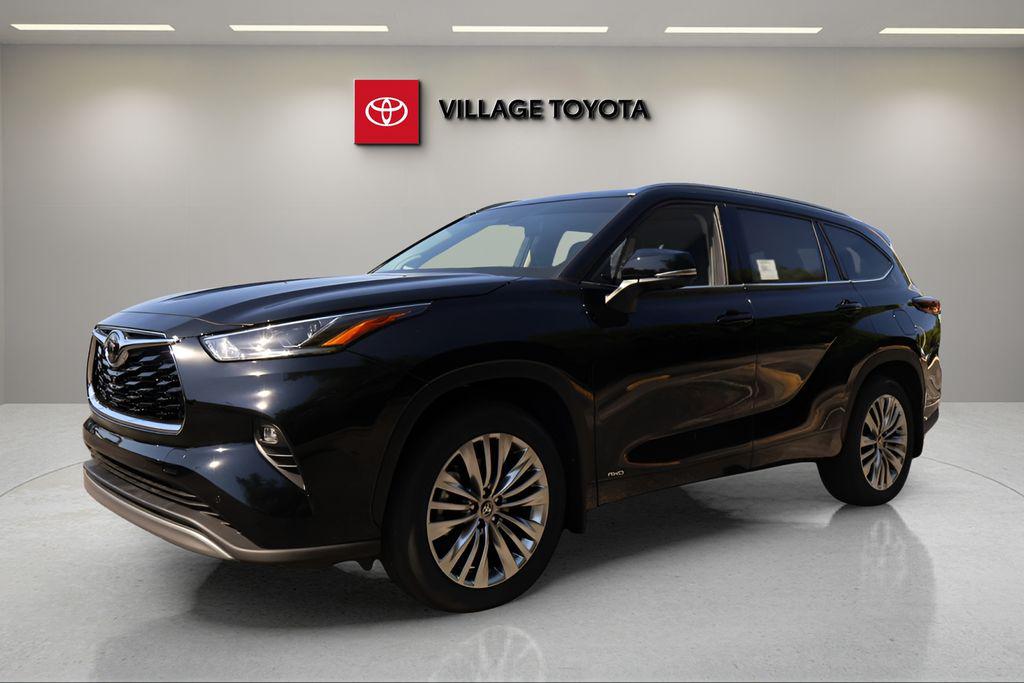 New 2026 Toyota Highlander Hybrid Platinum