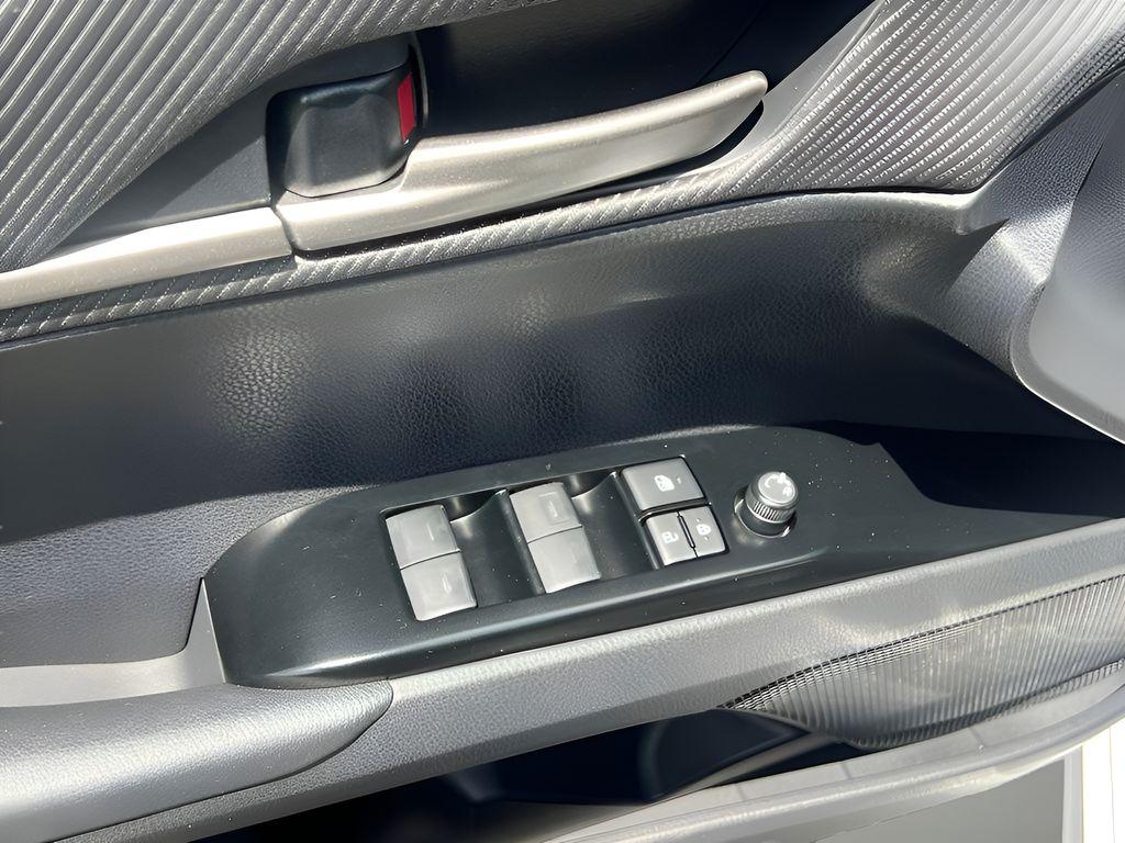 صورة 10 لـ 2026 Toyota CAMRY SE